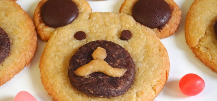 biscuits petits oursons gros plan sur un biscuit