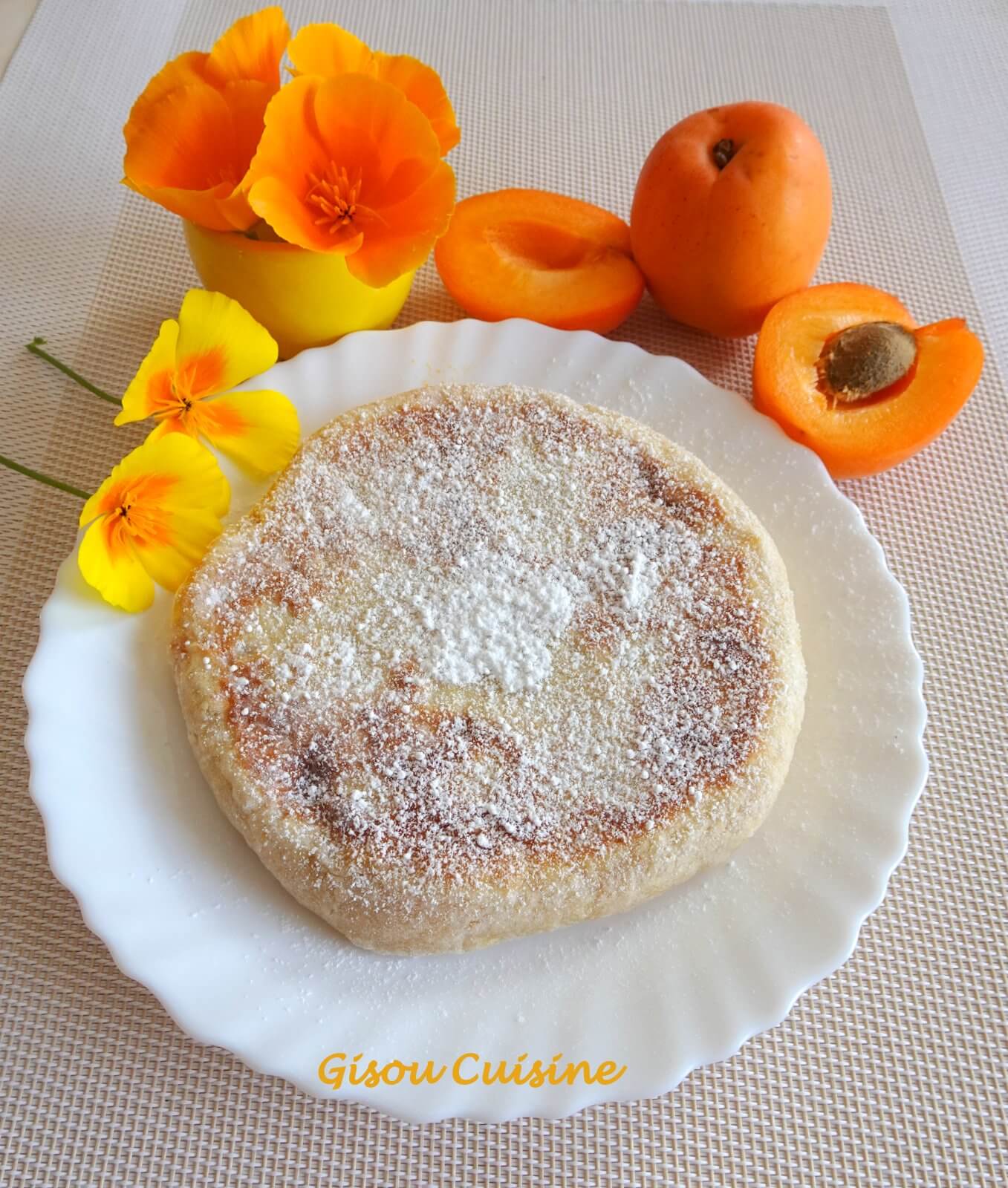 Galette garnie à l'abricot et amande